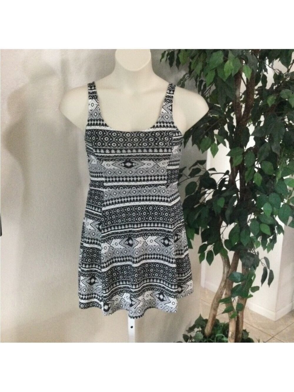H&M Divided Woman’s size 6 fit and flare skater dress black and white tribal